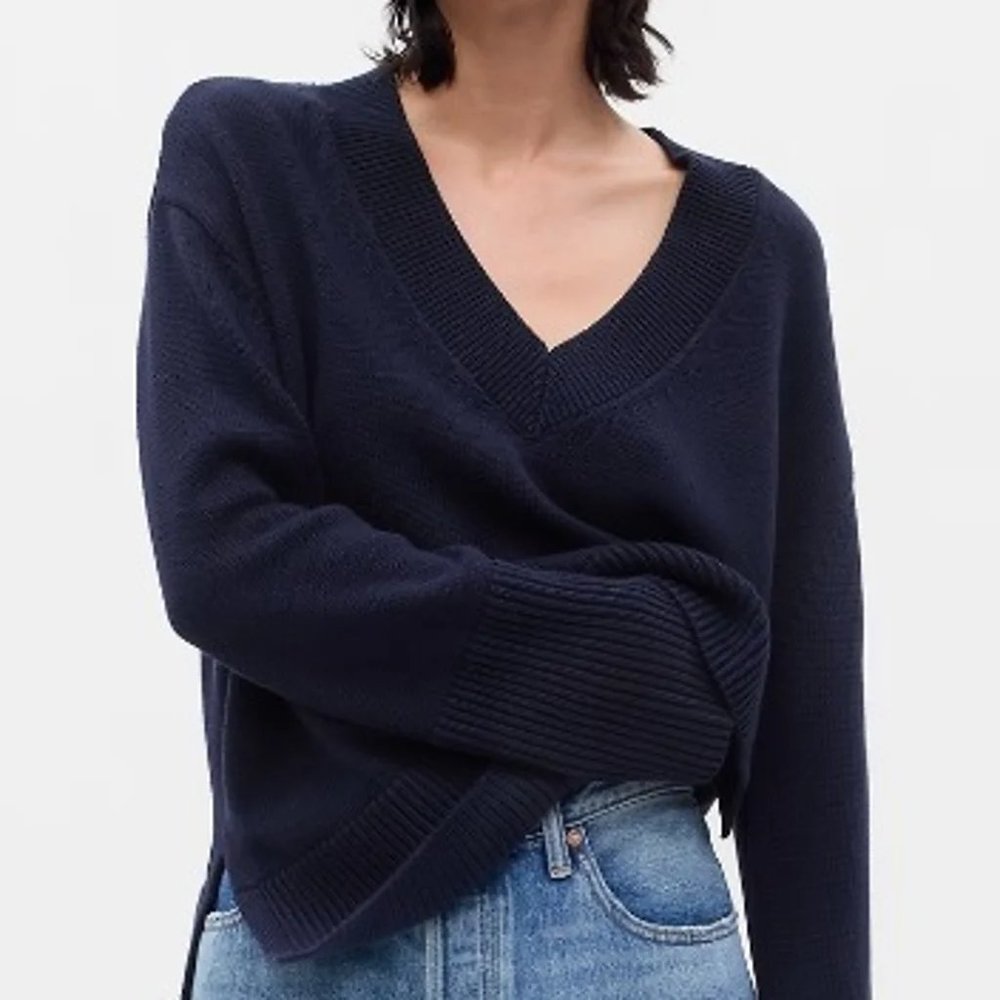 NWT 100% Cotton Split-Hem V-Neck Sweater